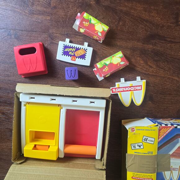 Vintage 1993 McDonald's Happy Meal Magic Pie Maker in Box - COMPLETE - Picture 3 of 8